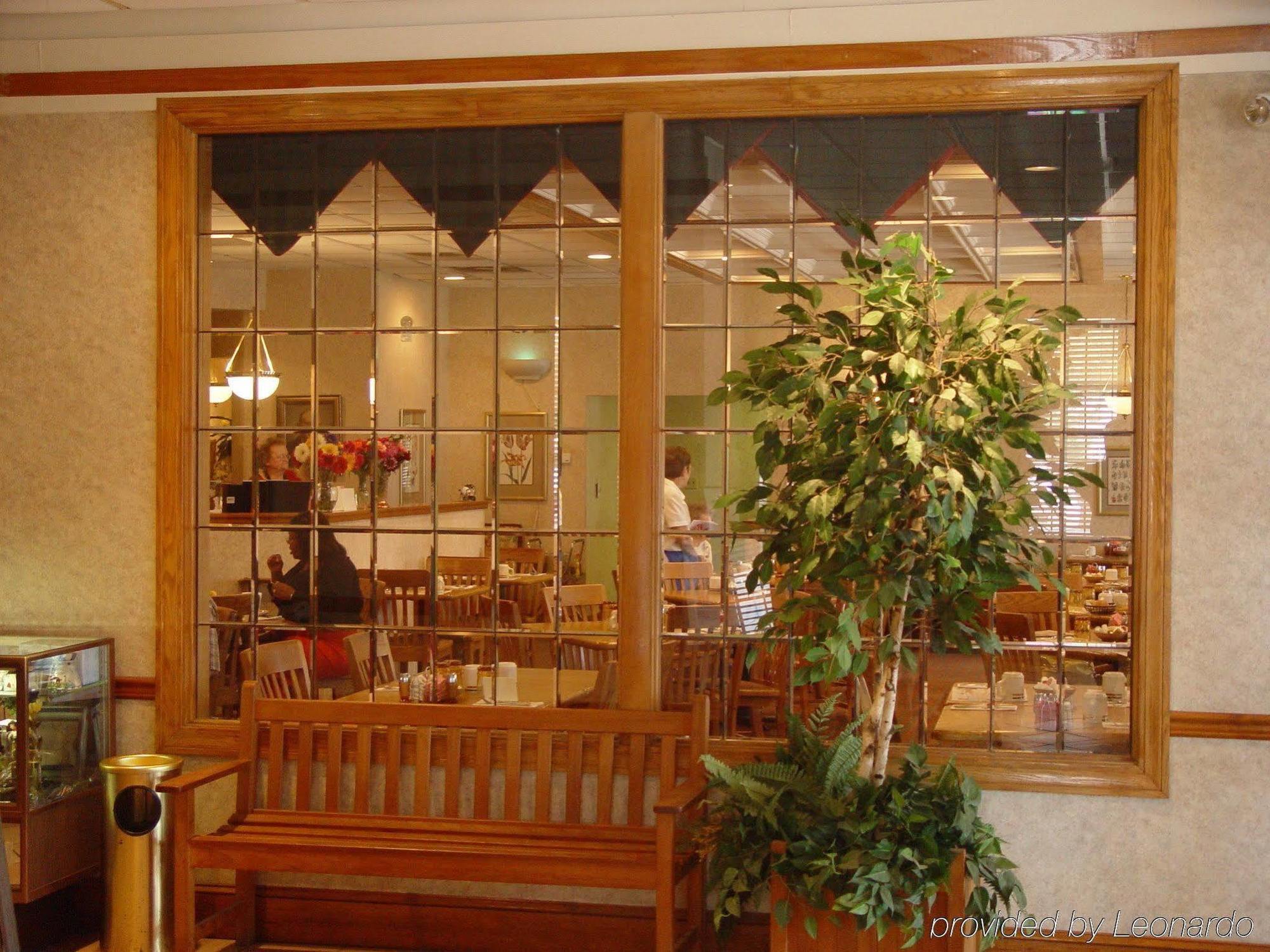 Mayfair Inn Williamston Restoran fotoğraf
