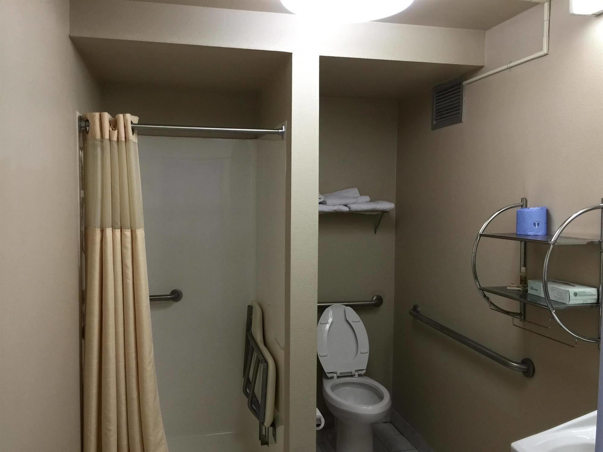 Mayfair Inn Williamston Dış mekan fotoğraf
