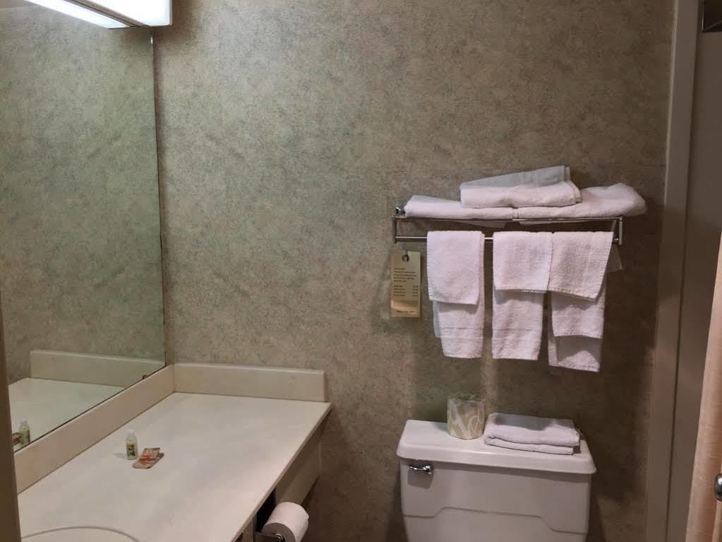 Mayfair Inn Williamston Dış mekan fotoğraf