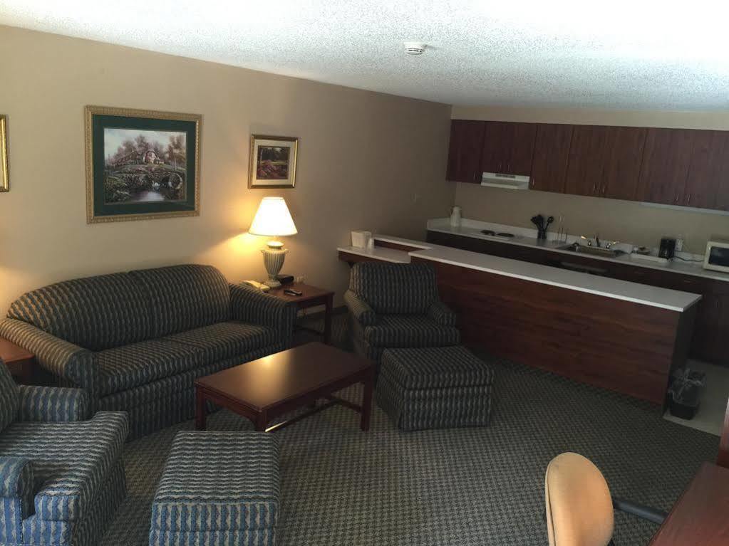 Mayfair Inn Williamston Dış mekan fotoğraf