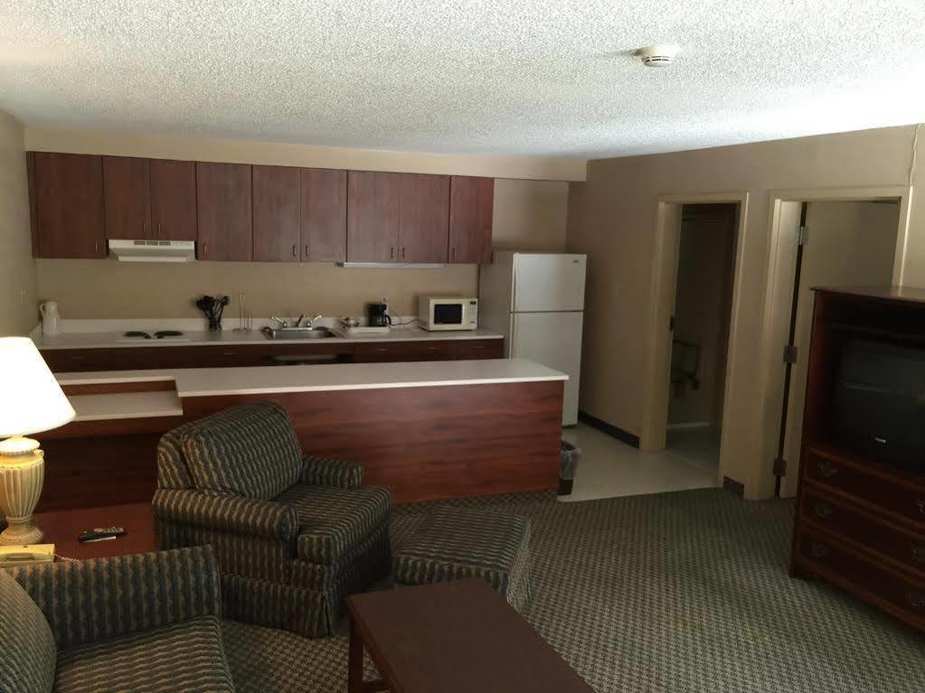 Mayfair Inn Williamston Dış mekan fotoğraf